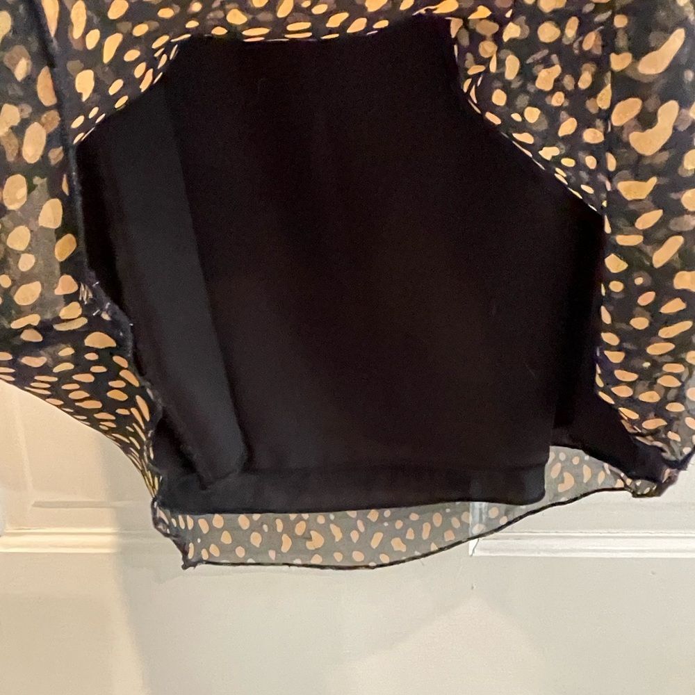 Urban Outfitters V-Neck Flutter Sleeve Leopard Dress Brown Black Size Small NWT‎ - Picture 4 of 10
